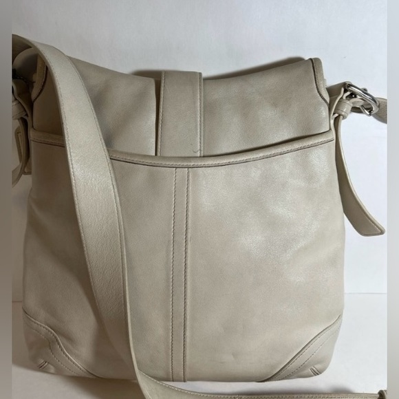 Coach cream leather crossbody bag 12"x11.5 - Picture 4 of 6